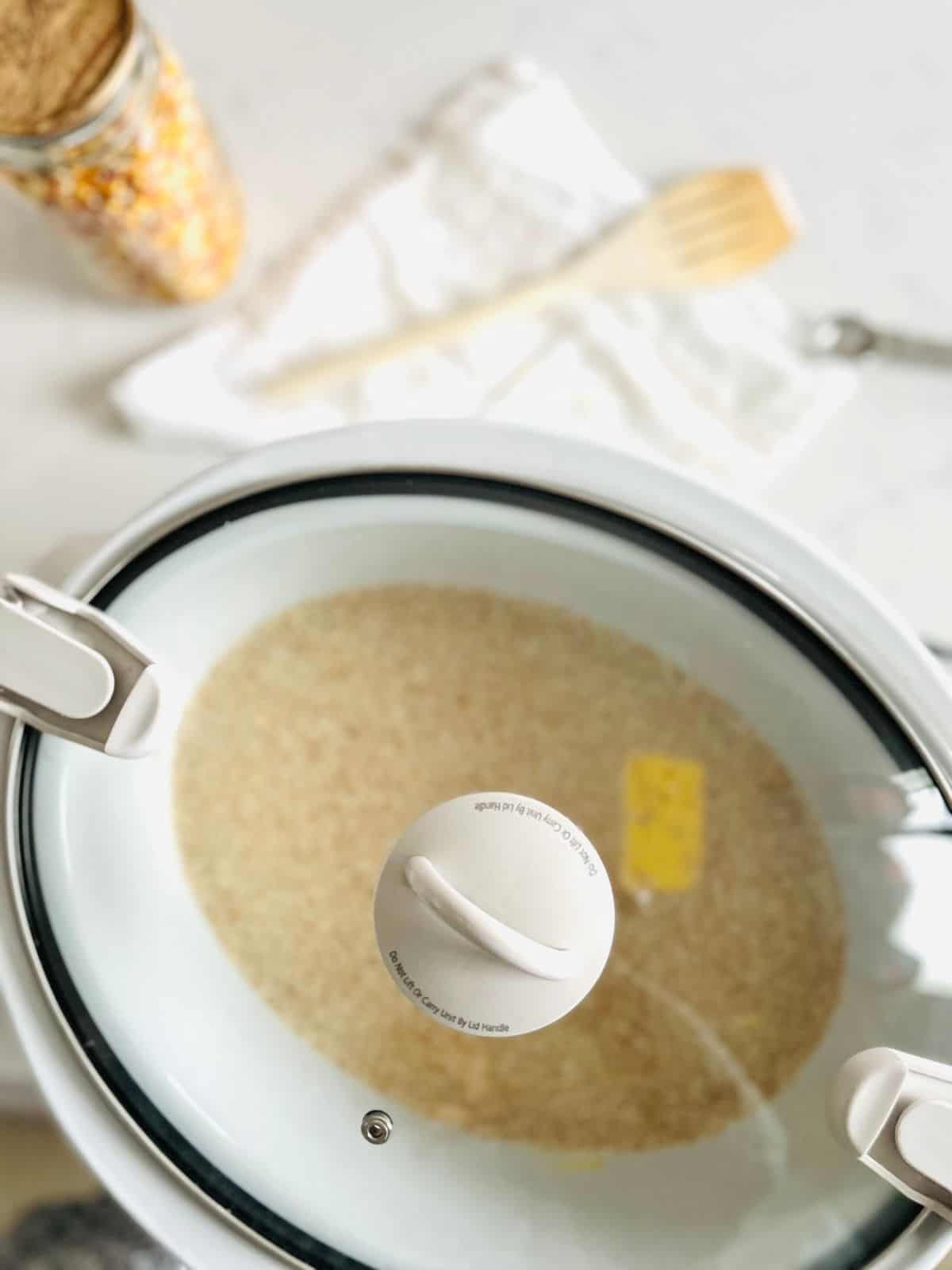 lid-on-grits-in-a-crock-pot