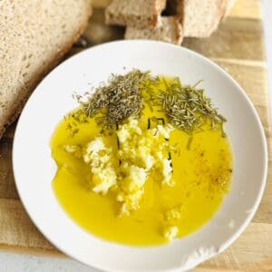 Olive-oil-dip-for-bread