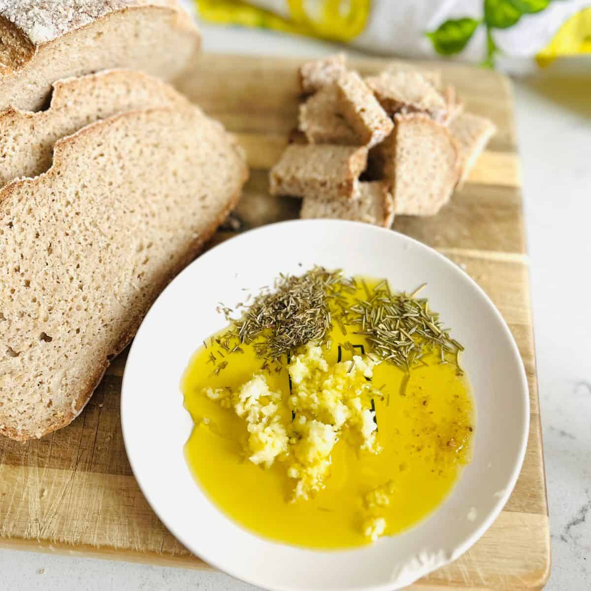 Olive-oil-dip-for-bread